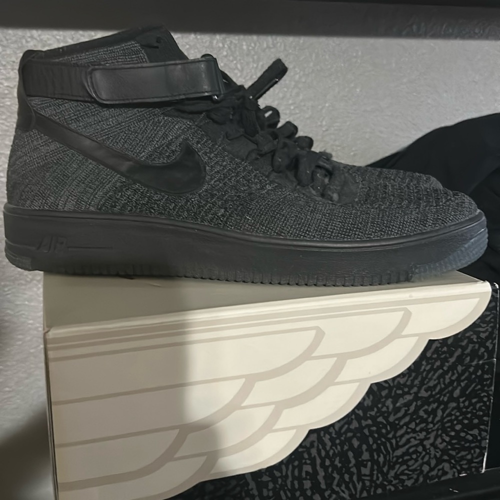 Nike Air Force 1 High Fly Knit